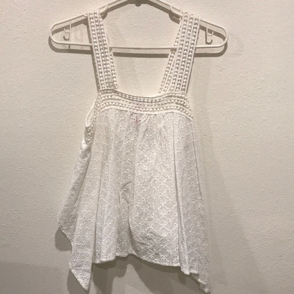 white lace tank top
